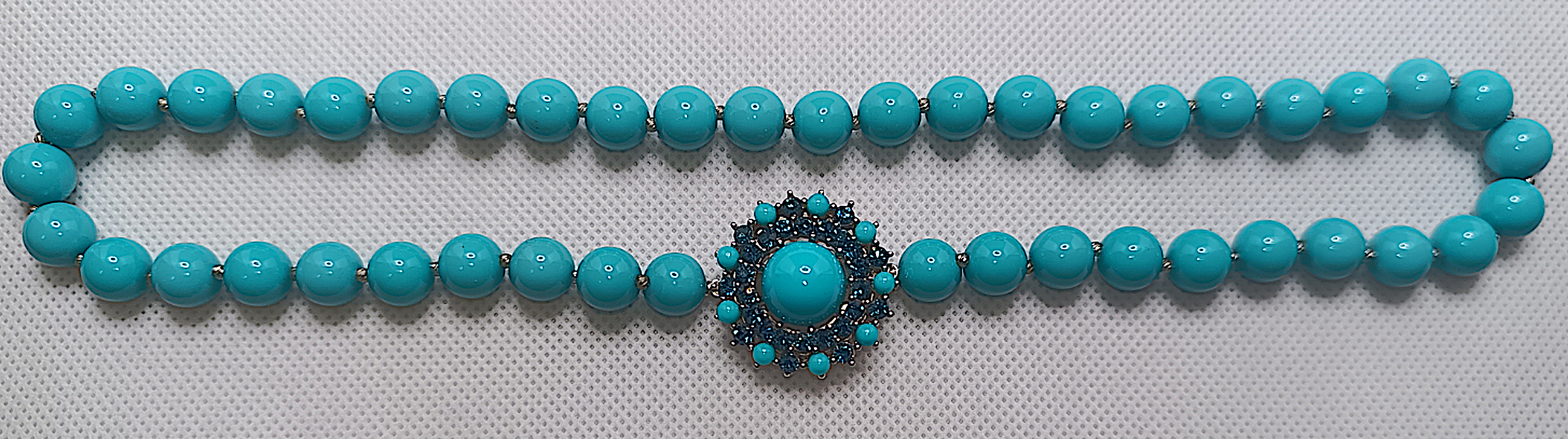 A Vintage Fashion Trifari Necklace With Blue Crystals