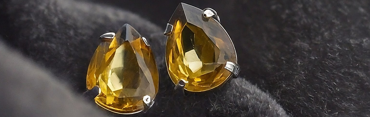 A Yellow Citrine Fashion Jewelry Pair Of Earrings